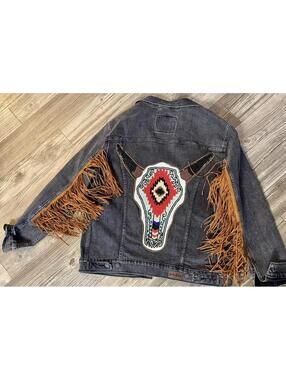 Pink & Silver Levi's denim jacket features a large, hand-beaded cow skull Sz L
